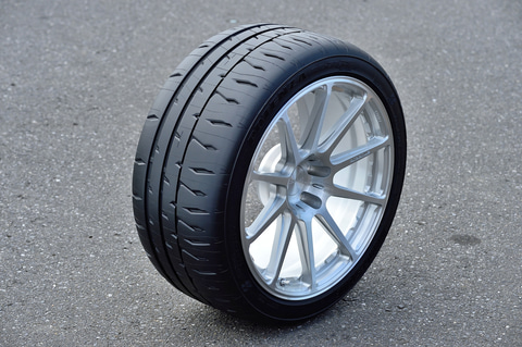 タイヤレビュー】ブリヂストンの新スポーツタイヤ「POTENZA RE-71RS