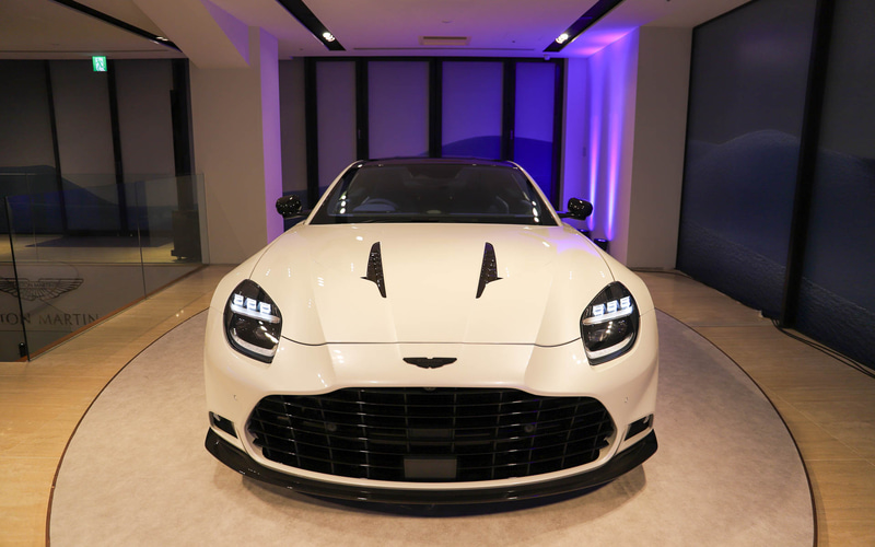 アストンマーティン、「ヴァンキッシュ」が新型となって復活 835馬力