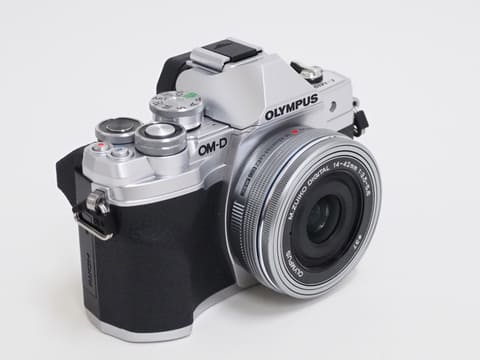 写真で見るオリンパス「OM-D E-M10 Mark IV」 - デジカメ Watch