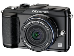 オリンパス、3型液晶モニター搭載の「ペンライトE-PL2」を国内発表