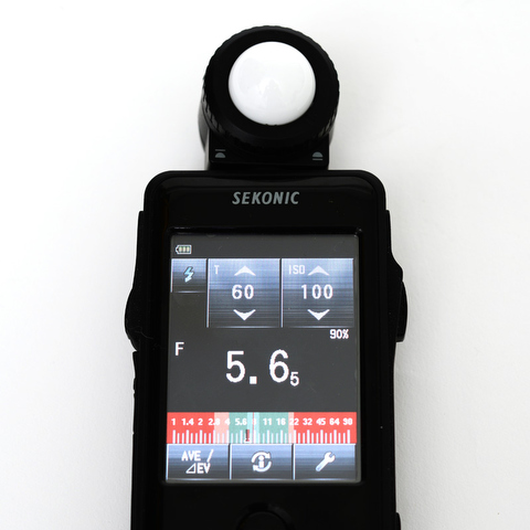 デジカメアイテム丼：セコニックのタッチパネル露出計「ライトマスター