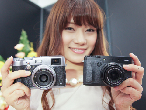 FUJIFILM X100T」などの発表会レポート - デジカメ Watch Watch