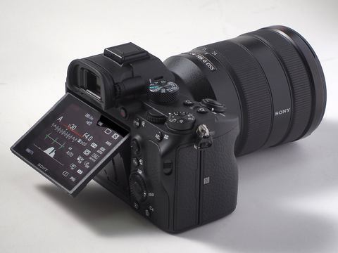 新製品レビュー：SONY α7 III（外観・機能編） - デジカメ Watch
