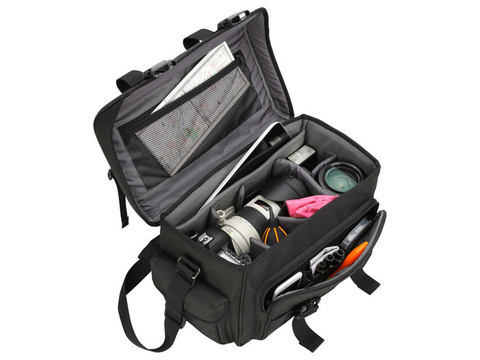 望遠レンズを装着したまま入れられるカメラバッグ - デジカメ Watch