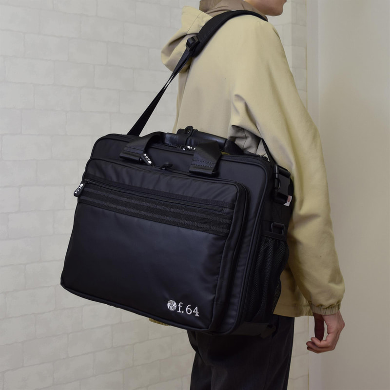 f.64カメラバッグ」に3WAYタイプの最新モデル…内蔵ベルトでリュックに
