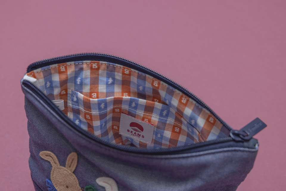 ファミリア×ビームス ジャパン、2023年干支「卯」デニムバッグ/ポーチ