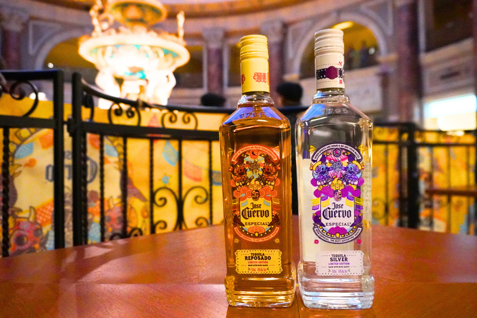 インタビュー】テキーラ「クエルボ」の“死者の日”限定デザインボトル