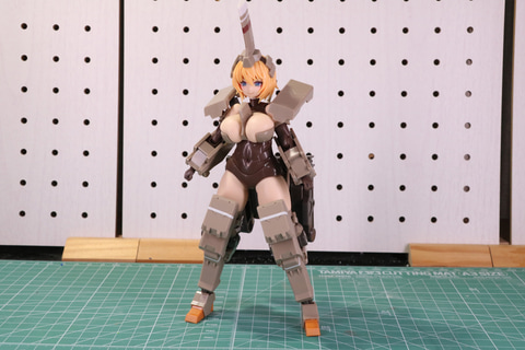 レビュー】「フレームアームズ・ガール 輝鎚・甲」レビュー 重装甲ロボ