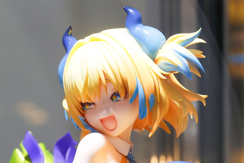 特別企画】見ているだけで気分が盛り上がる！「BOMBERGIRL パイン