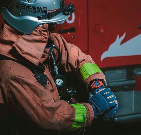 G-SHOCK、神戸市消防局救助隊とのコラボモデル。防火服をモチーフと