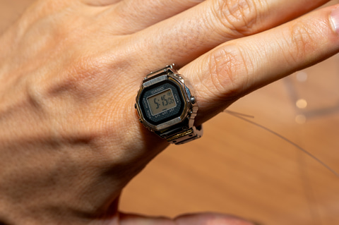 カシオ、本当に動く指輪型デジタルウォッチ - Impress Watch