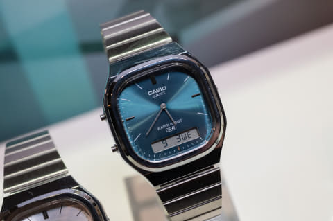 カシオからレトロモダンな新型「AQ-240」 7700円 - Impress Watch