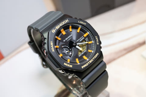 G-SHOCK、ガラパゴス諸島の鳥とカニがテーマ ダーウィン財団コラボ