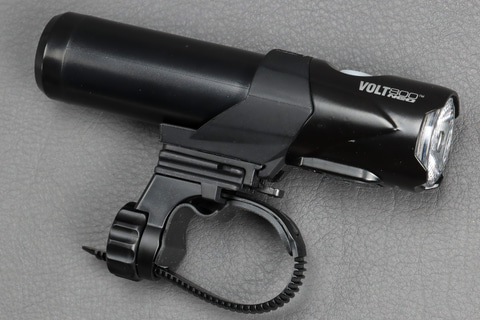 Amazonでは売っていない自転車用ライト！ 欲しい機能が全部入りで