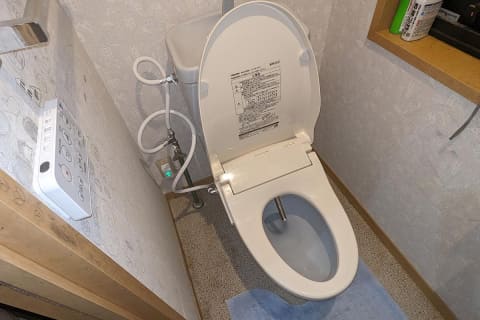 シャワートイレの電気代「瞬間式」と「貯湯式」どっちがお得なの
