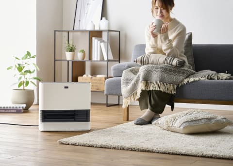 アイリスオーヤマ、1台で暖房と加湿「大風量ファンヒーター」 - 家電 Watch