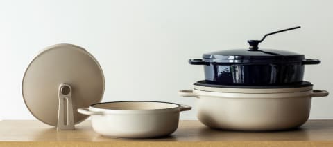 バーミキュラの浅型無水ホーロー鍋 炒めものや炊飯も - 家電 Watch