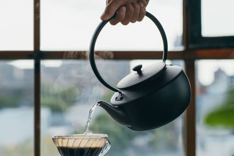 バルミューダ、やかんのような電気ケトル - 家電 Watch