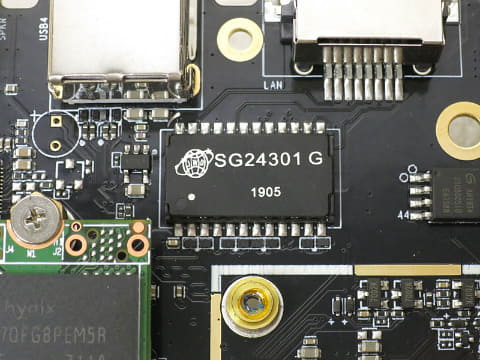 Hothotレビュー】ファンレスで無音の小型デスクトップ「CHUWI HeroBox