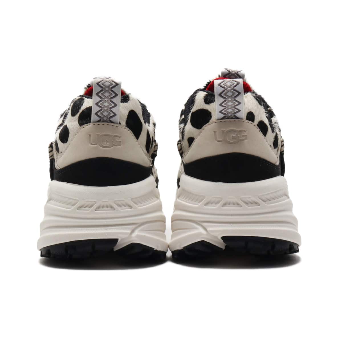 UGG CA805 Dalmatian（アグ CA805 ダルメシアン-オフホワイト