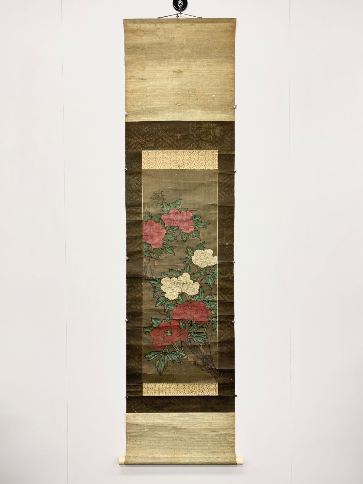 中国画「牡丹蝶眠猫図」無落款 中国書画 唐画 古い掛け軸 絹本牡丹