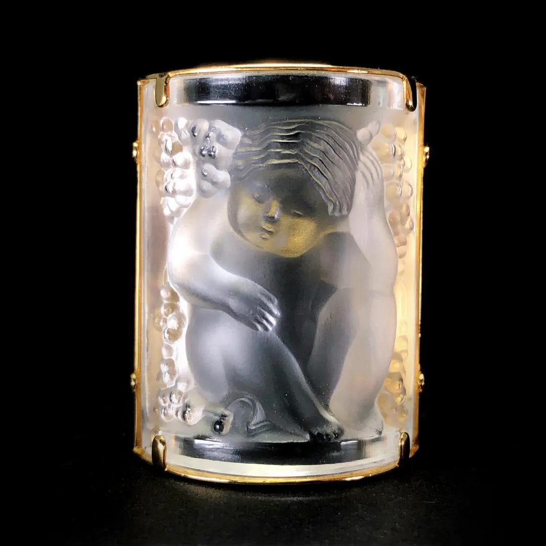 2026年最新】ラリック ブローチの人気アイテム - メルカリ