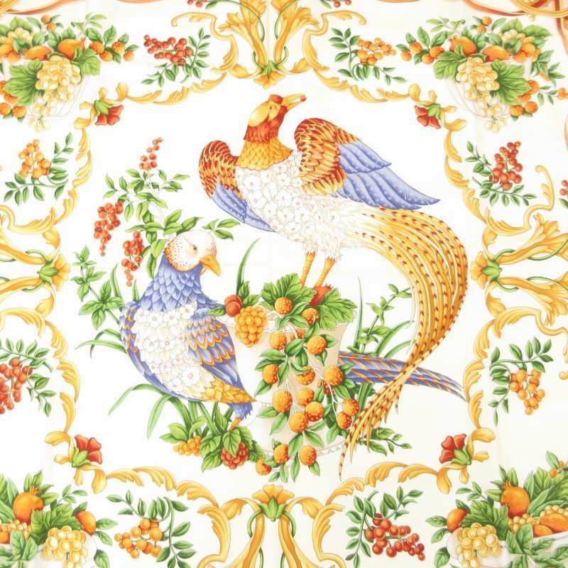 サルヴァトーレフェラガモ Salvatore Ferragamo スカーフ チーフ 総柄