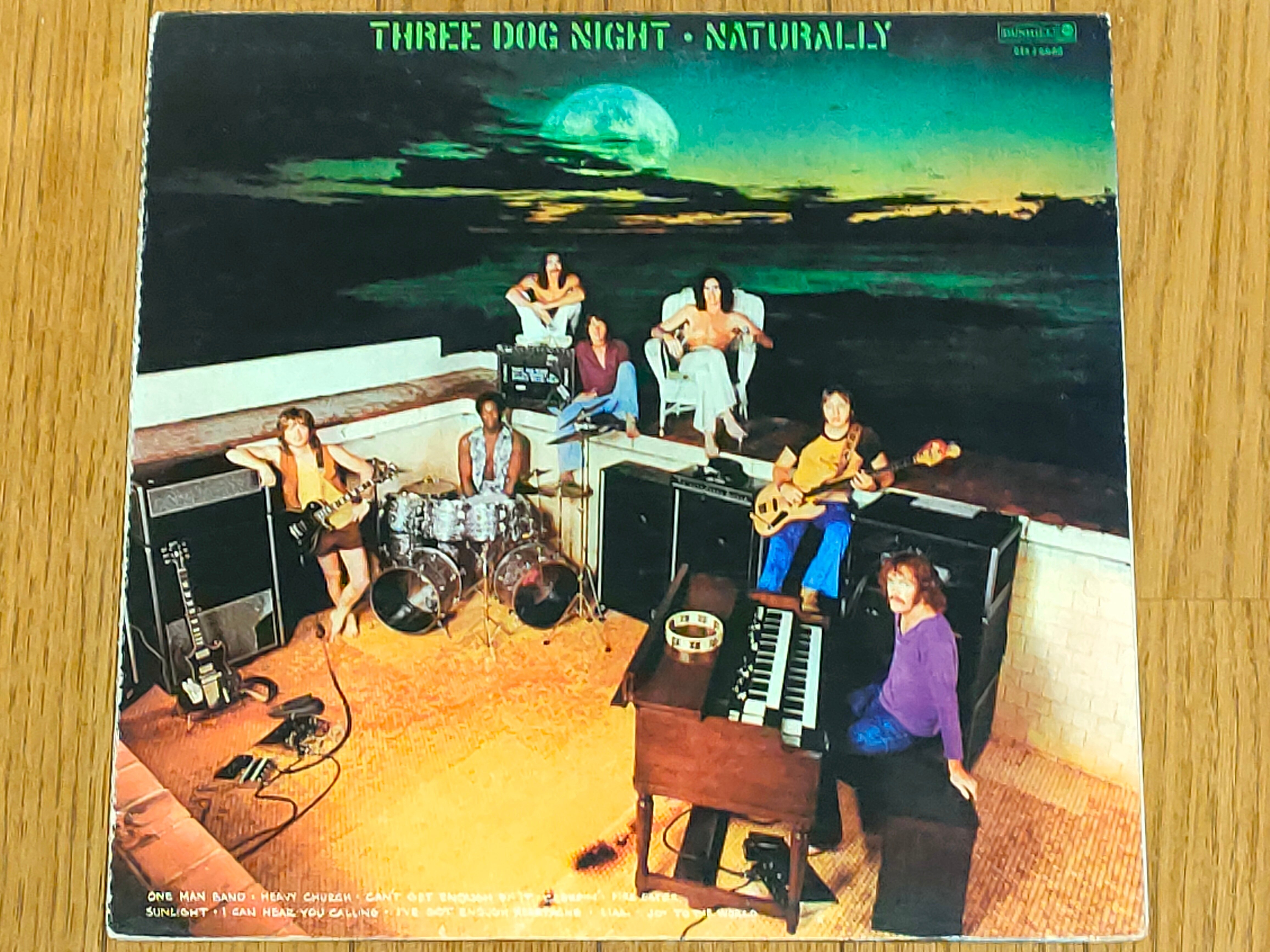 Naturally】(1970) Three Dog Night 「喜びの世界」収録の充実作｜よっしー