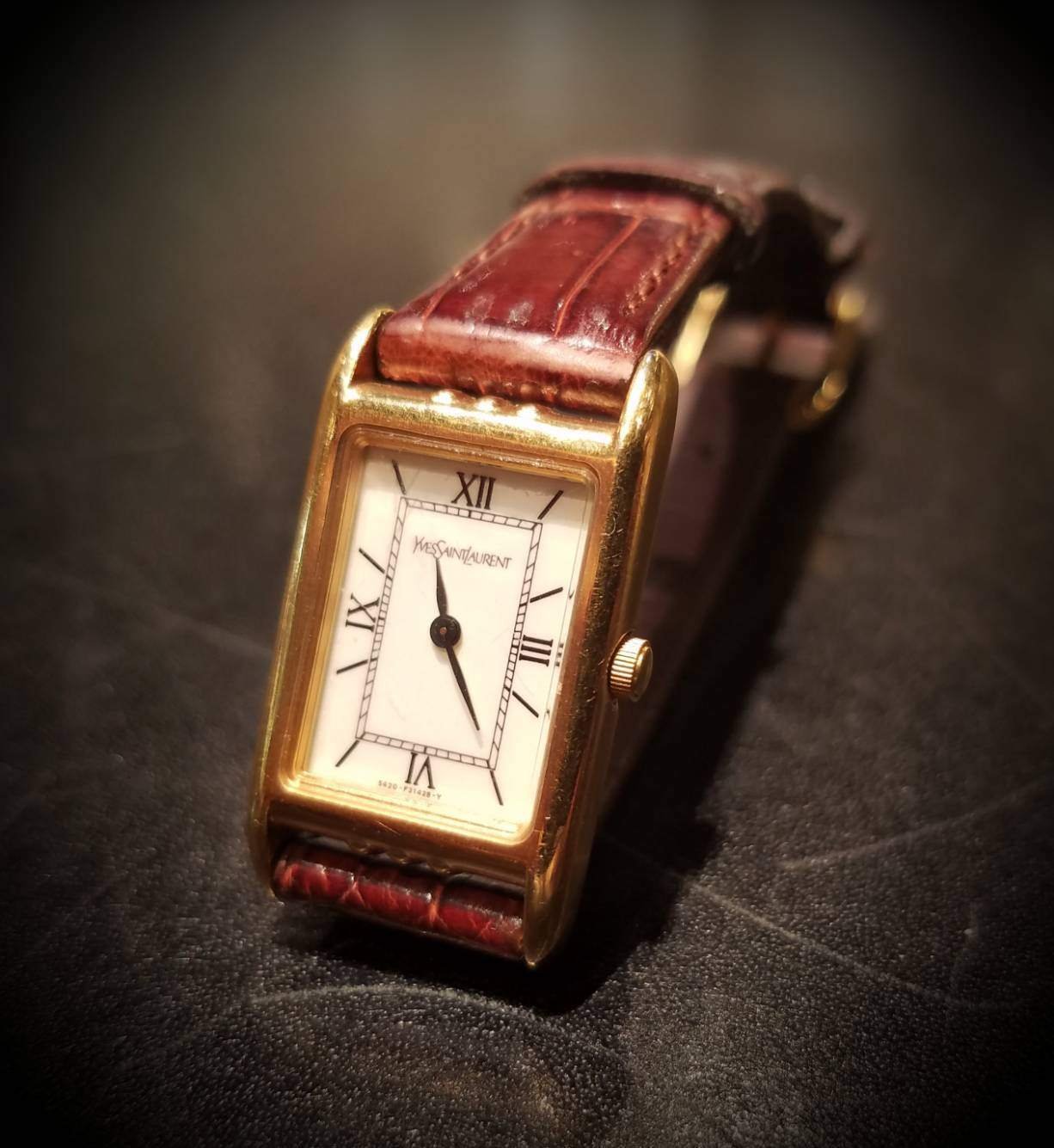 イブ・サンローラン（Yves Saint Laurent）時計の修理・電池交換ガイド