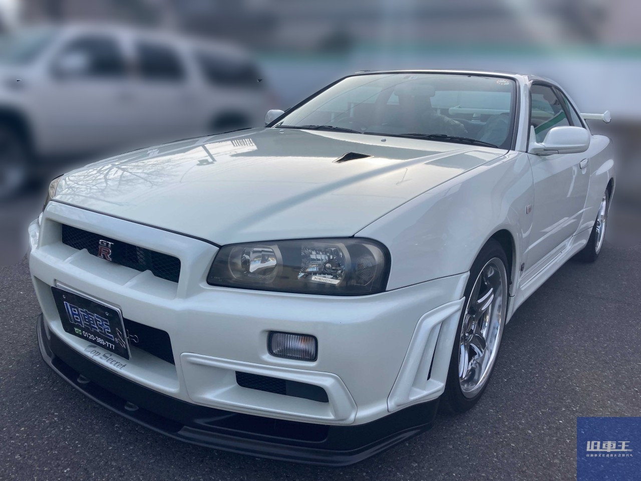 BNR34スカイラインGT-Rに設定された2つのVスペックを徹底比較！｜旧車