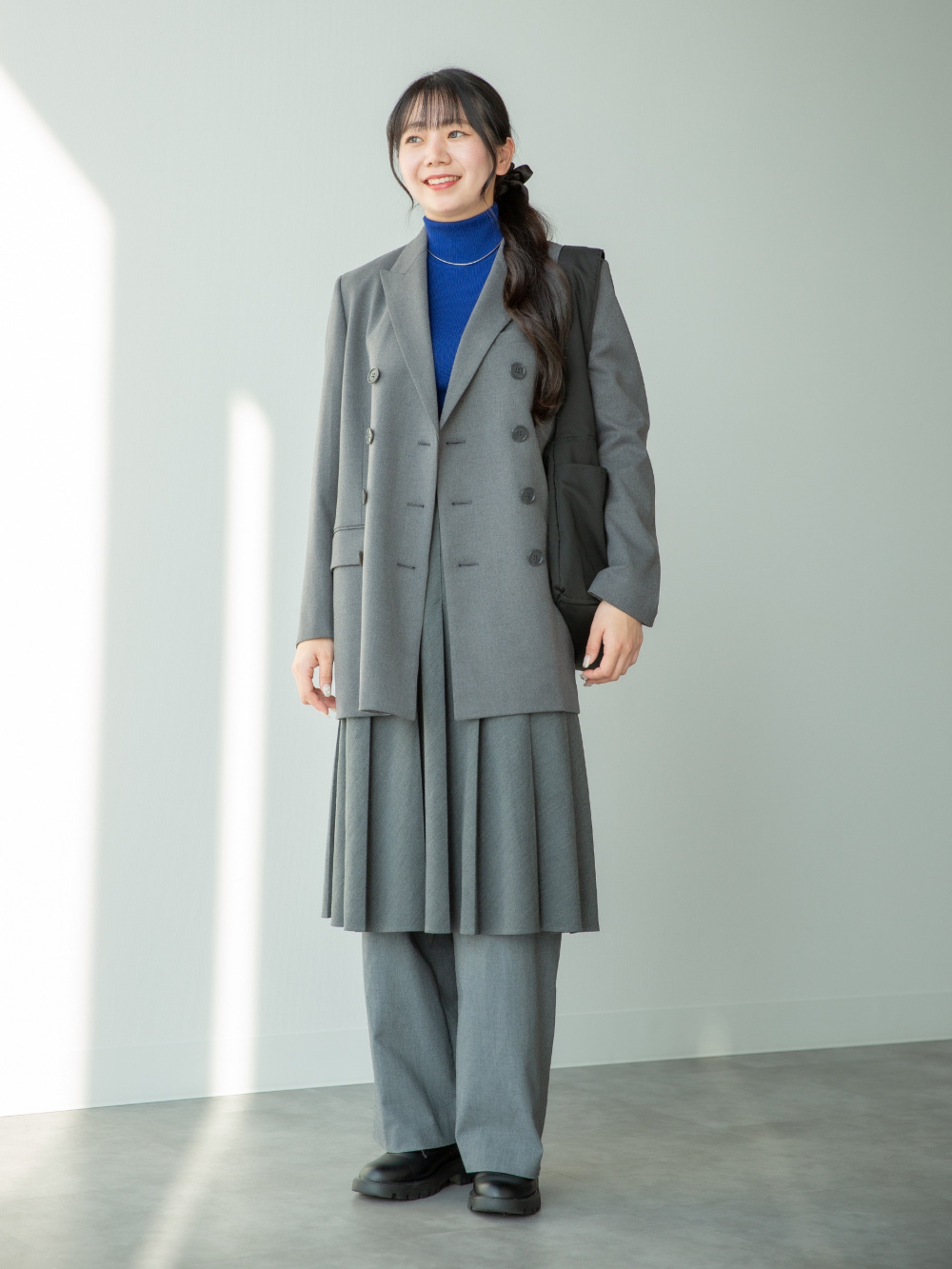 ダブルテーラードジャケット、メリノリブタートルネックセーター」の