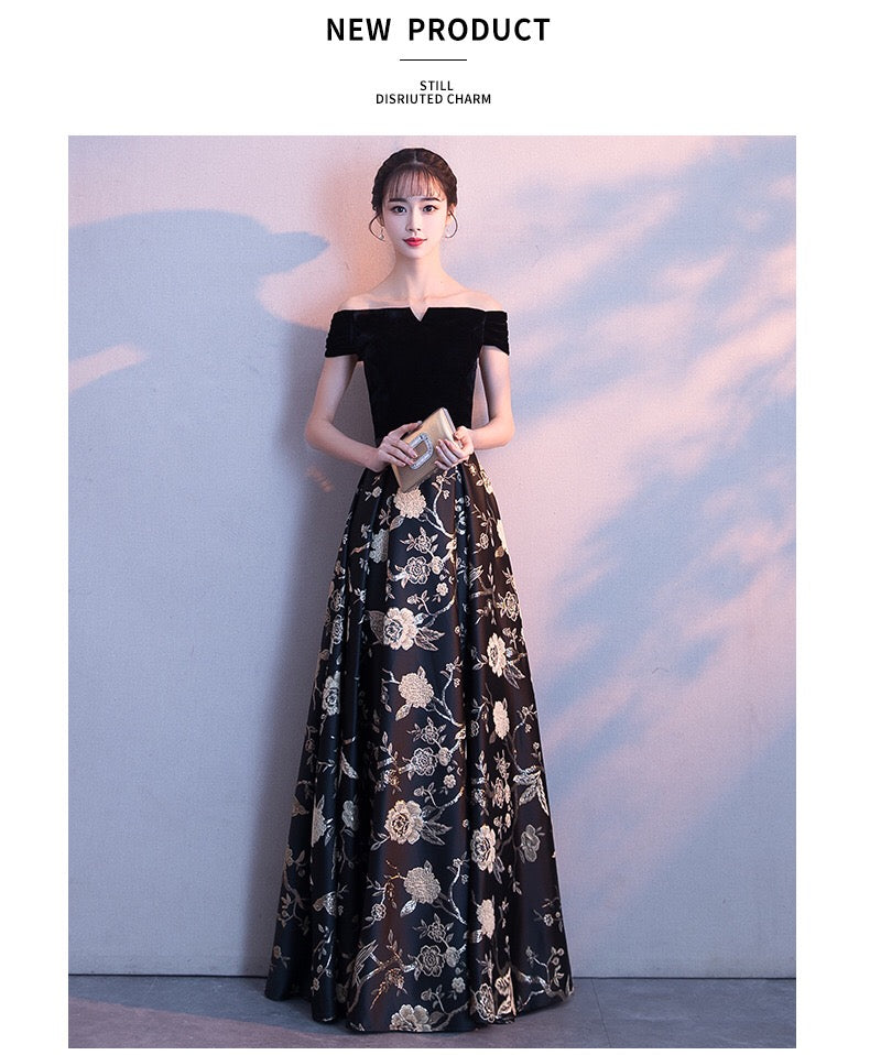 結婚式ドレスはAラインのミモレ丈刺繍で上品で披露宴にも映える