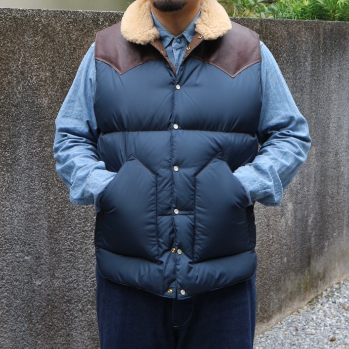 別注カラーがおすすめ。ロッキーマウンテンフェザーベッドのダウン