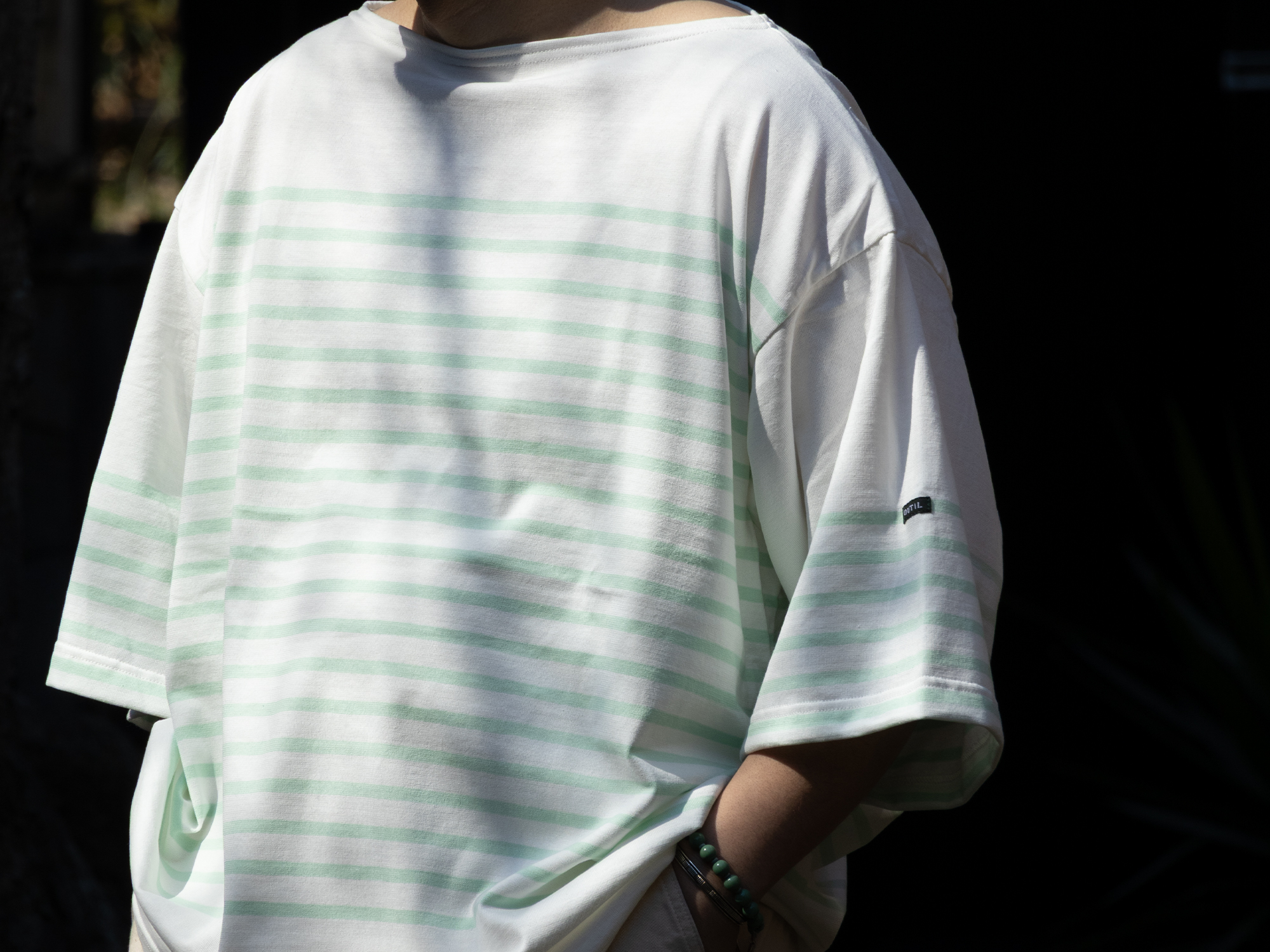 OUTILの定番ボーダーバスクシャツの春夏限定仕様、TRICOT AAST SHORT