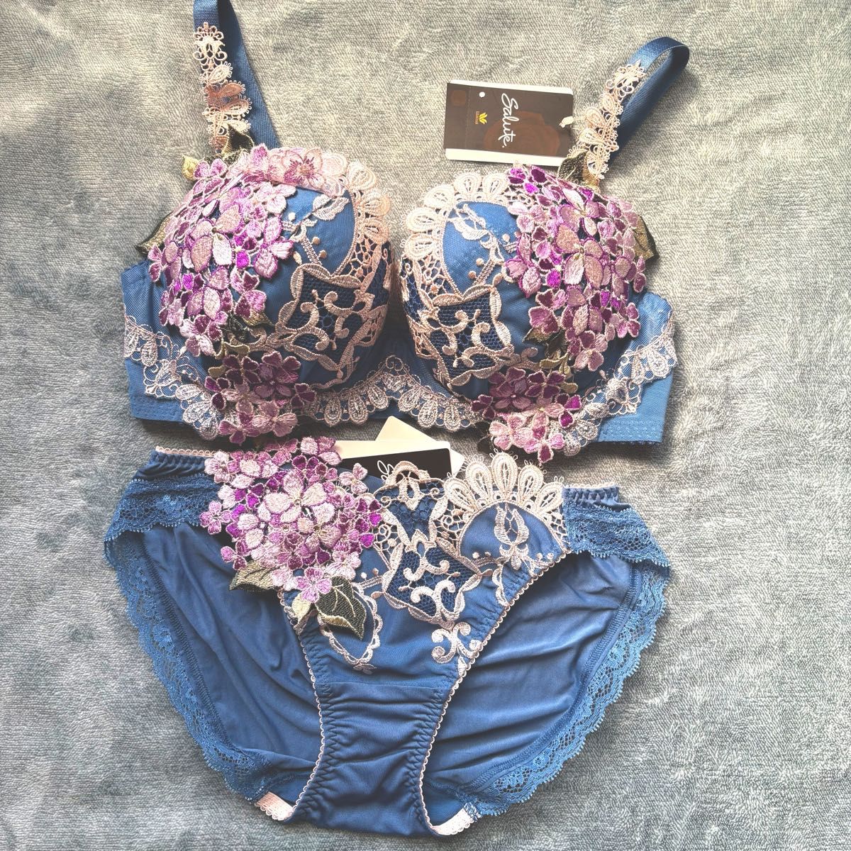 サルート チリ 63 E70 ノーマルM 新品タグ付き ワコール KO 上下セット