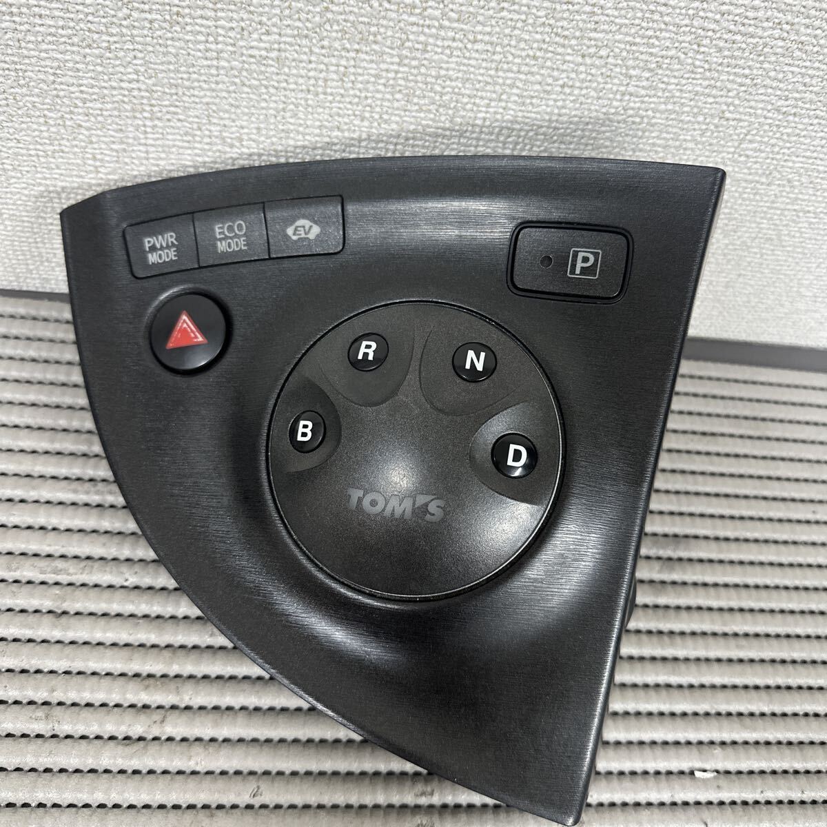 Yahoo!オークション -「プリウス トムス シフト」の落札相場・落札価格