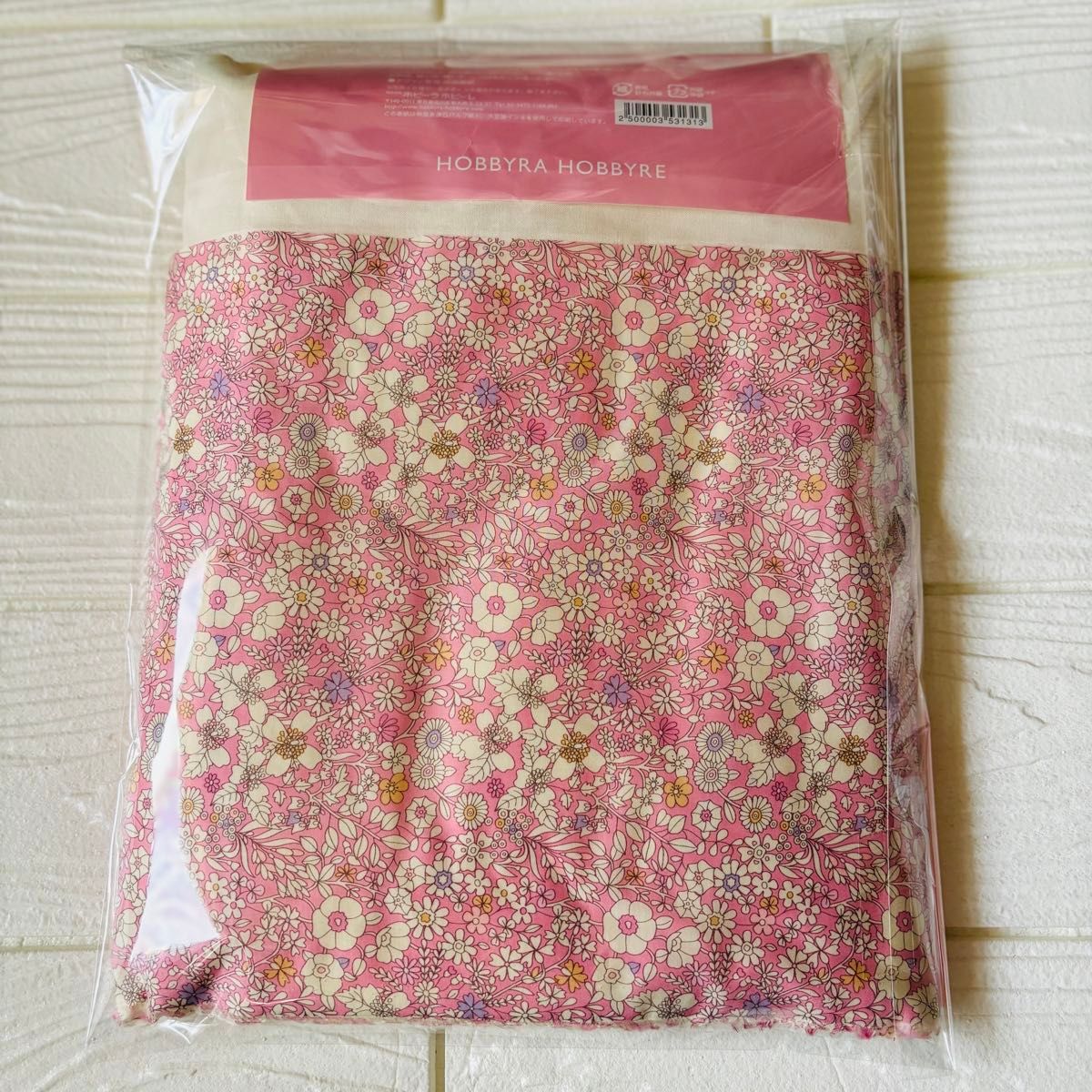 ホビーラホビーレ リバティプリント使用 アップリケタペストリー