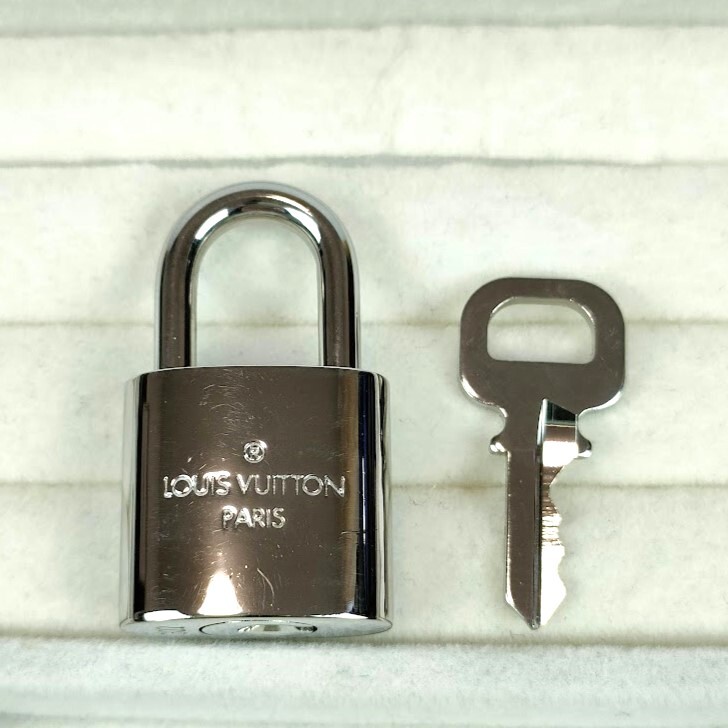 美品 LOUIS VUITTON ルイヴィトン パドロック 南京錠 カデナ 鍵