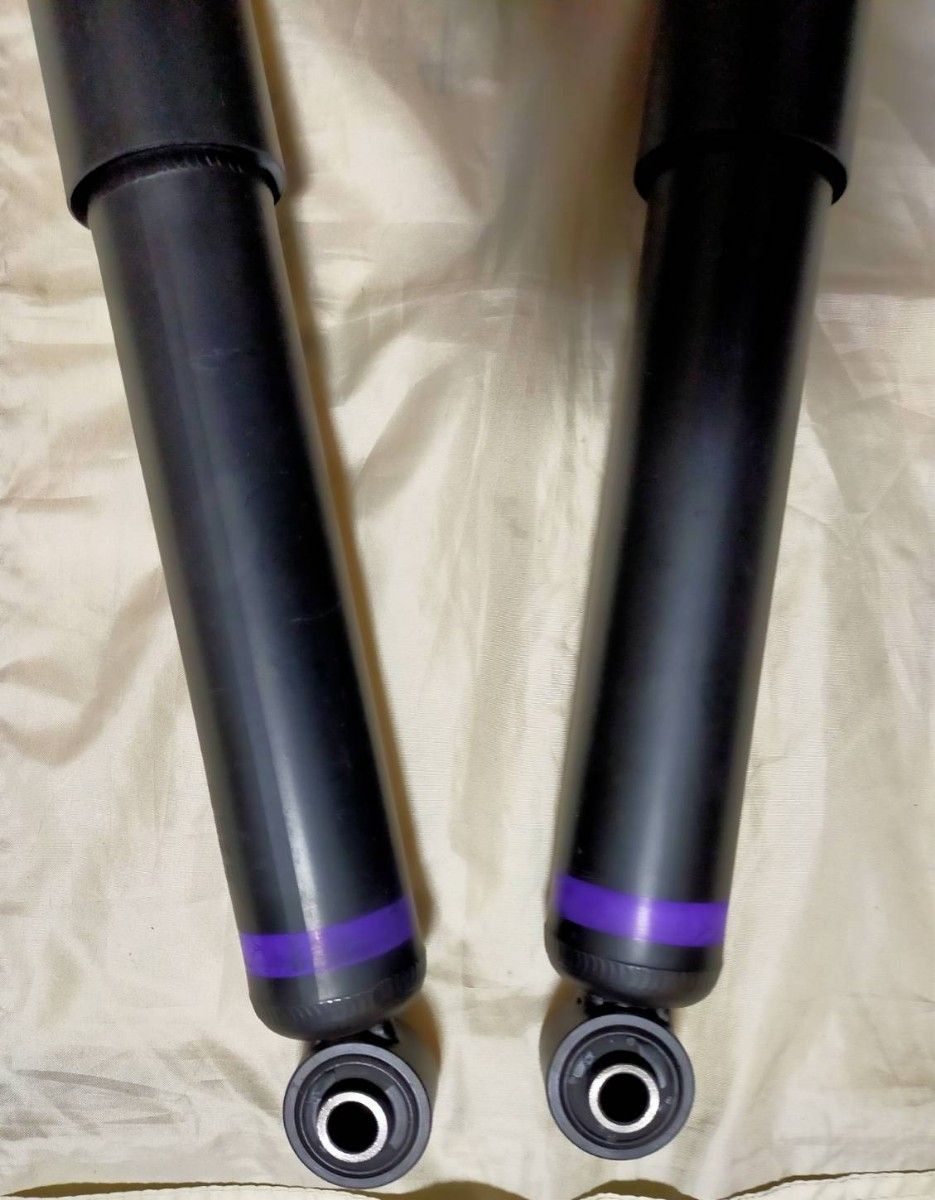 新車外し】200系 ハイエース 純正 フロント ショックアブソーバー『KYB