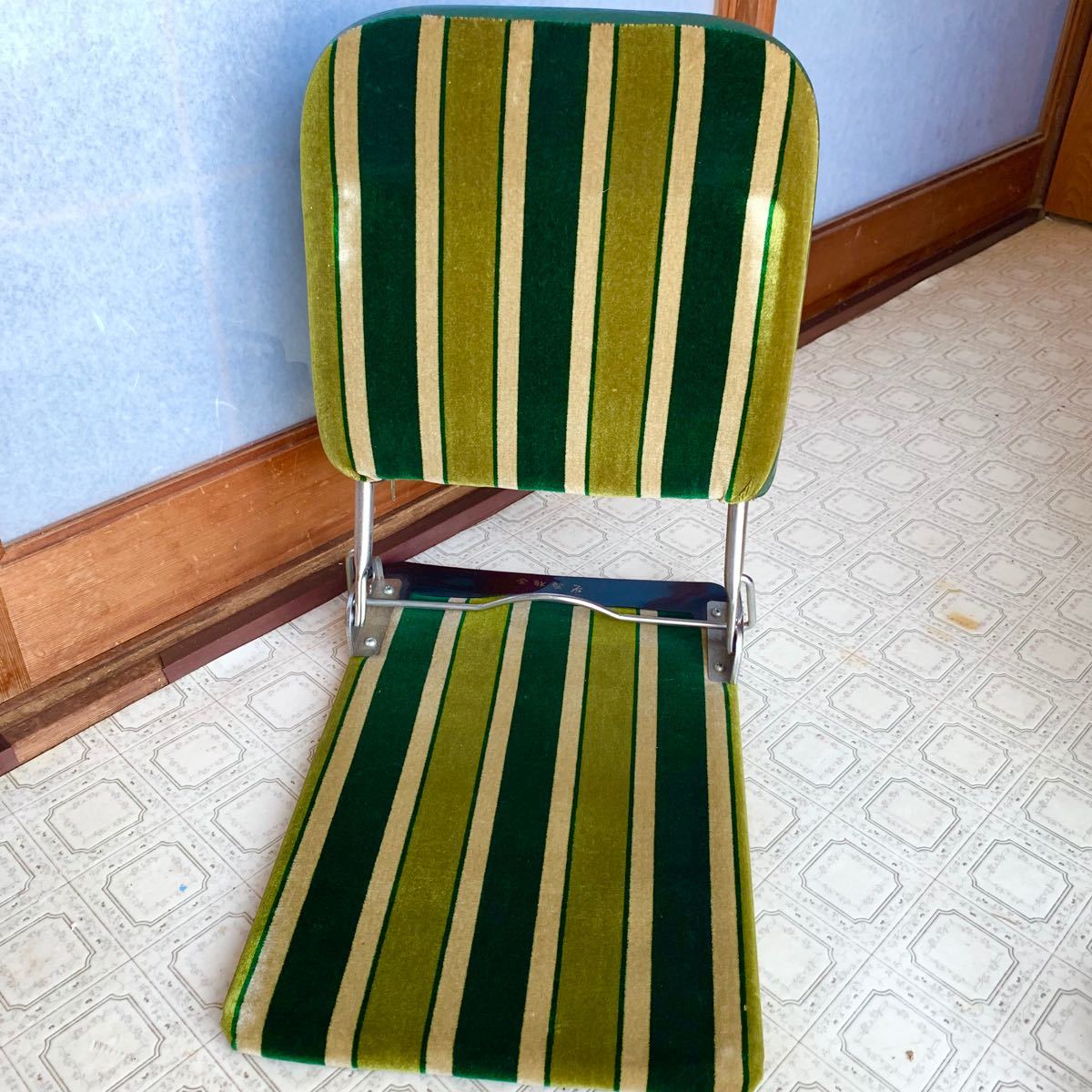 昭和レトロ 座椅子 折りたたみ式 ストライプ 緑 光座椅子｜Yahoo