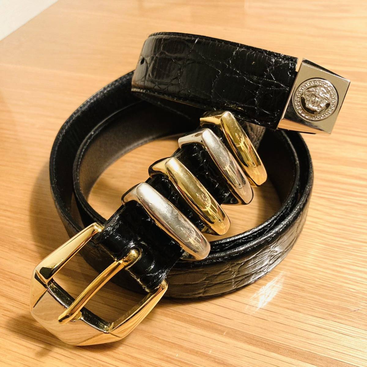 即決 ヴェルサーチ VERSACE ベルト メデューサ 金具 クロコ型押し 幅