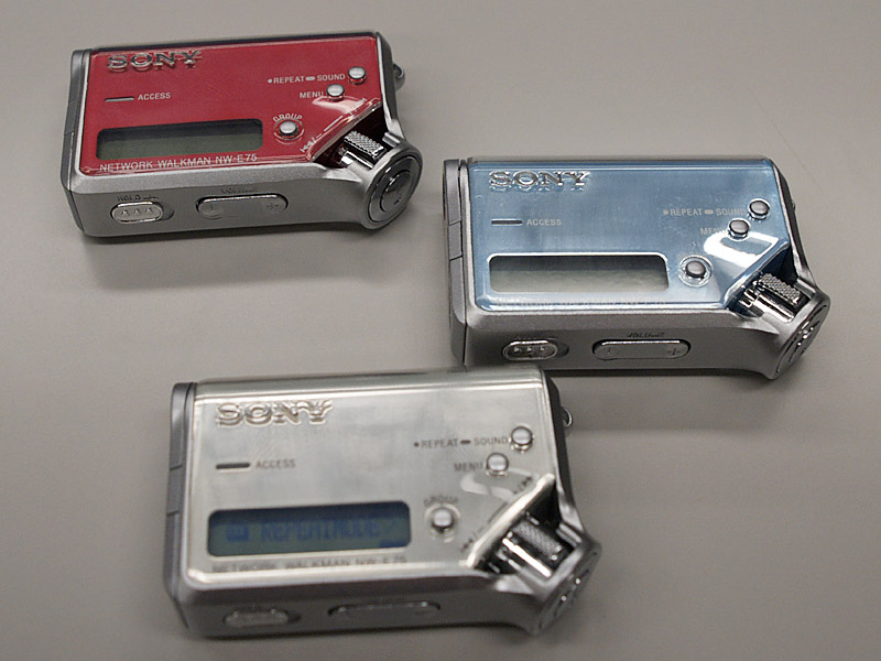 ソニー、コンパクトな角型ネットワークウォークマン