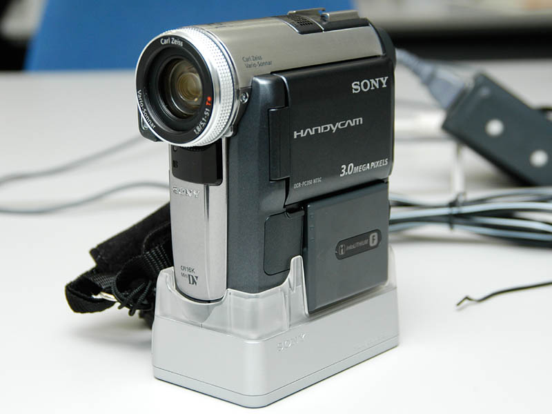 希少！SONY ソニー DCR-PC350 ハンディカム(レア3脚付き) Amazon.co