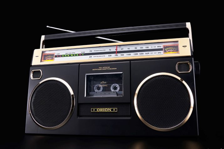 機能は今どき、デザインは80年代”Bluetoothラジカセ。約2.2万円で一般