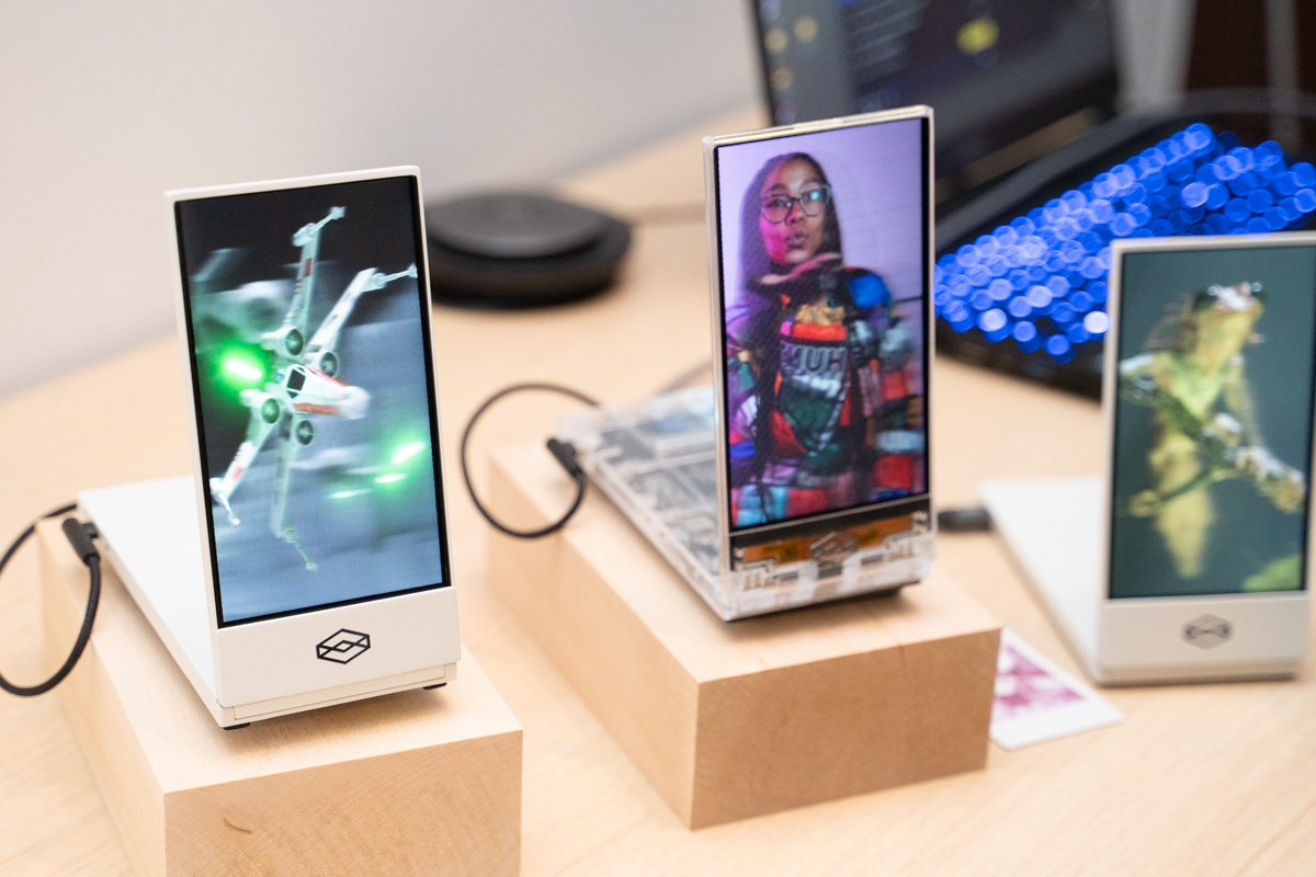 小型3Dディスプレイ「Looking Glass Go」、クラファン期間を延長 - AV