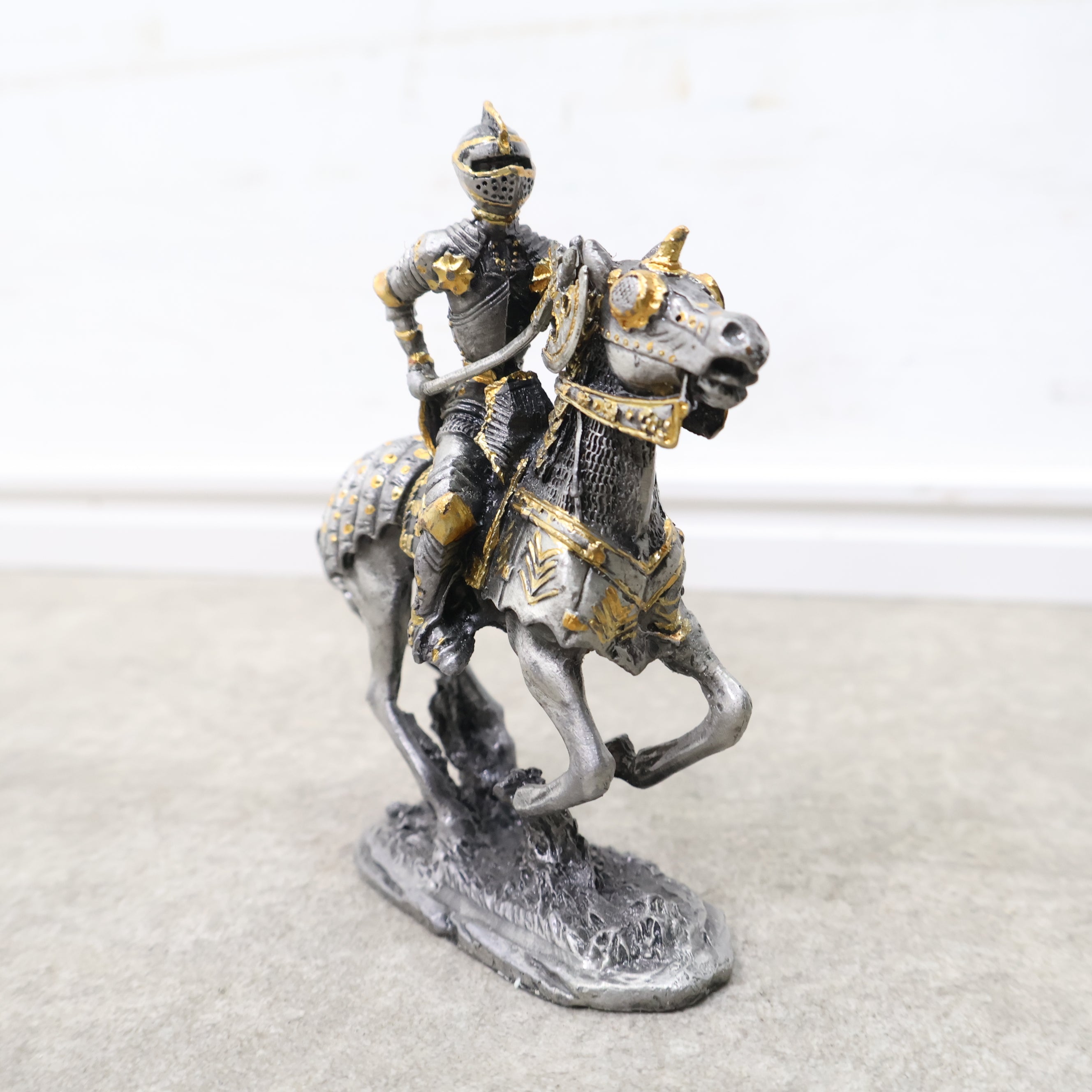 馬に乗った騎士のオブジェ – バナルオンラインショップ（BANUL）の通販