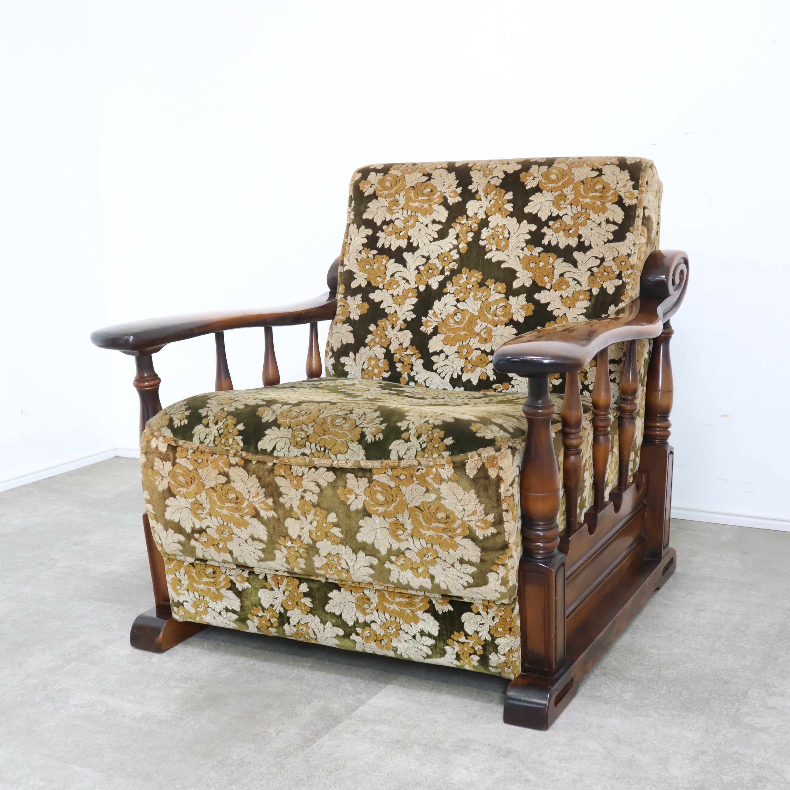 オールドカリモクの1人掛けソファ No.1 – バナルオンラインショップ