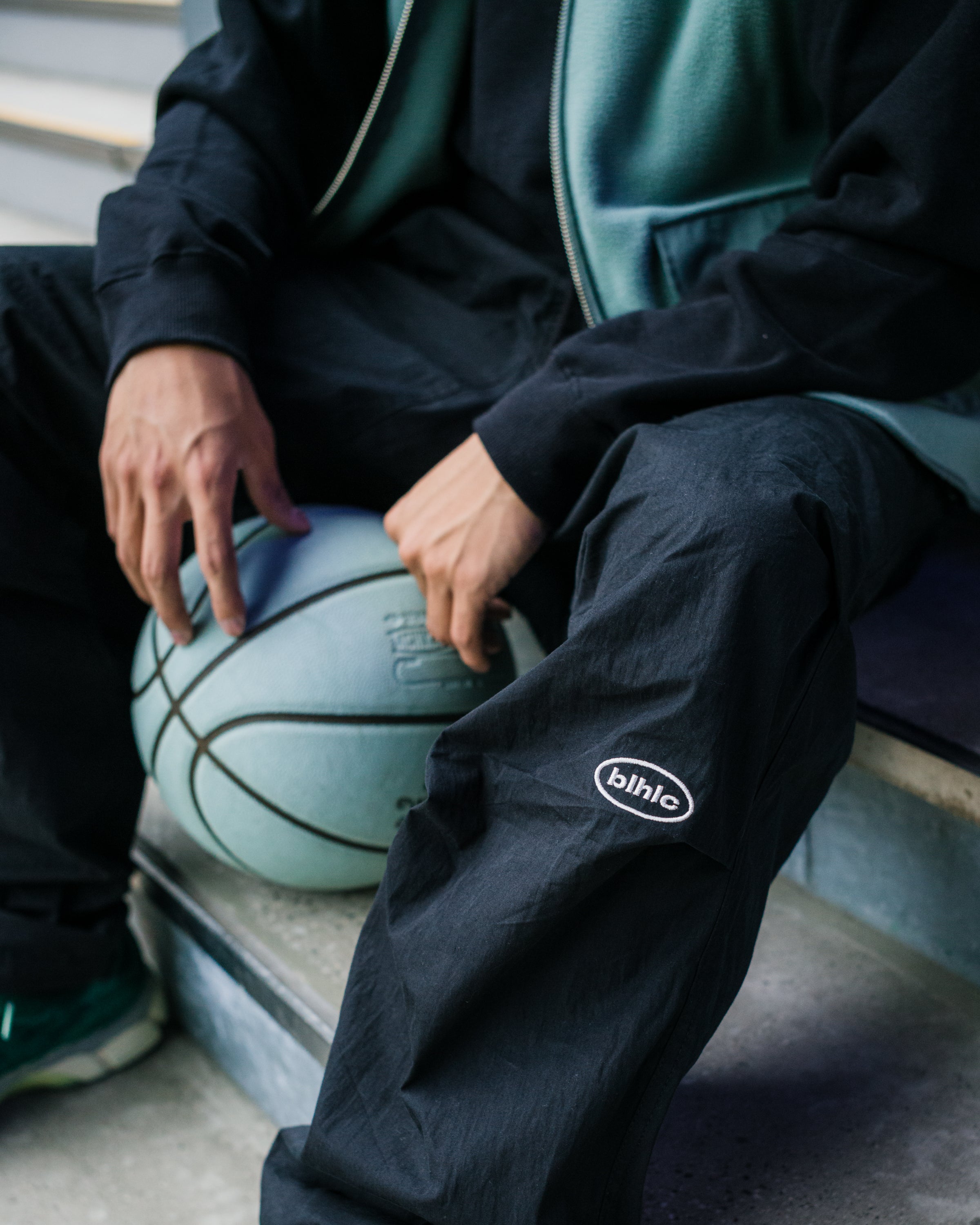 blhlc Oval Logo Knee Tuck Easy Pants (black) – ballaholic