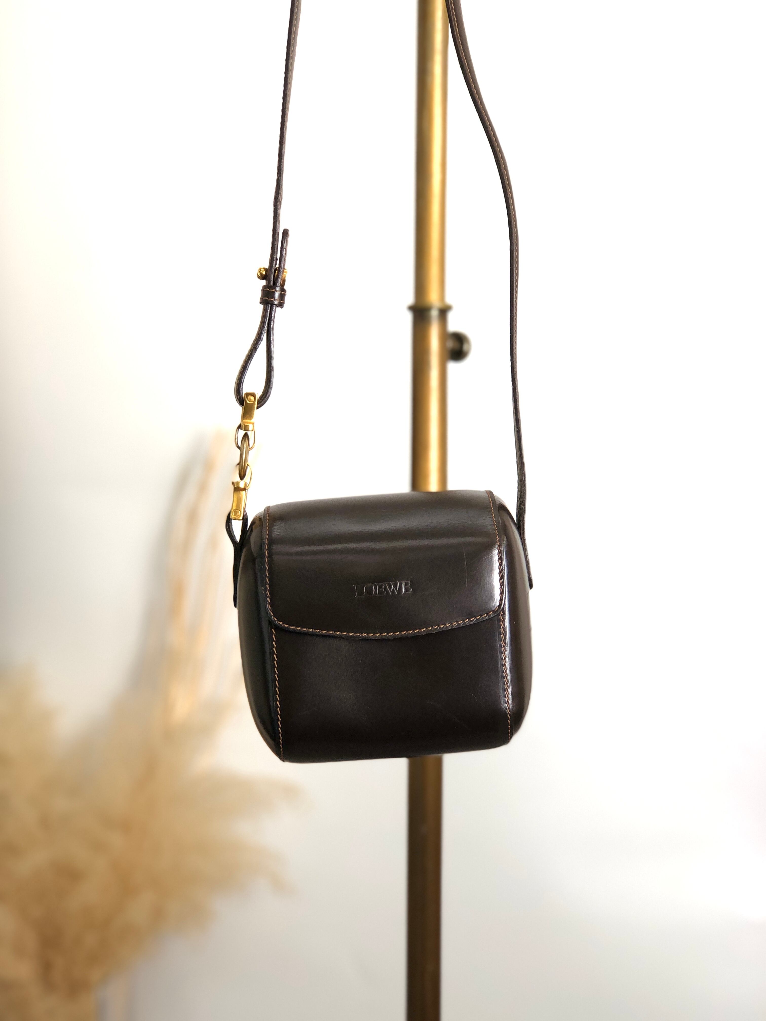 LOEWE ロエベ ショルダーバッグ ダークブラウン ロゴ型押し ミニバッグ