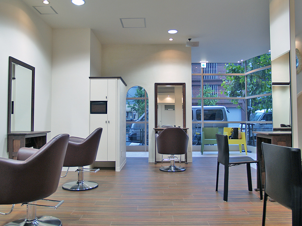 開業実績：22坪／セット6面／シャンプー3台の美容室事例 (No.08005